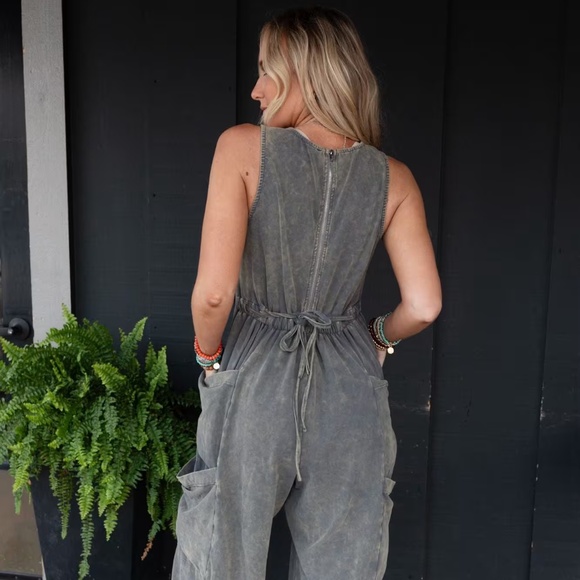 NWOT Three Bird Nest Turning Point Washed Cargo Jumpsuit in Ash Size L - Picture 2 of 8